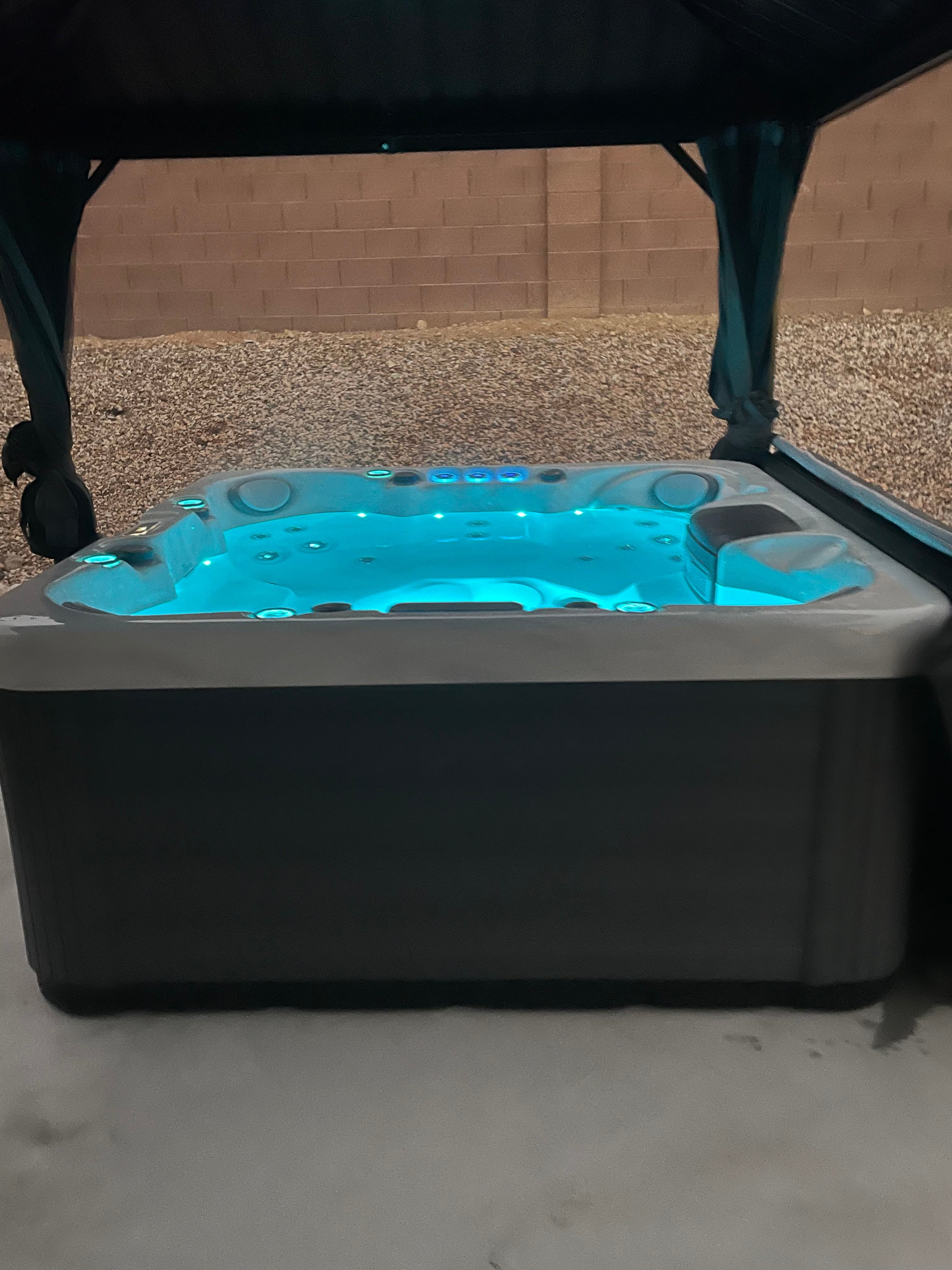 Himalayan Haze | 6 Person Spa