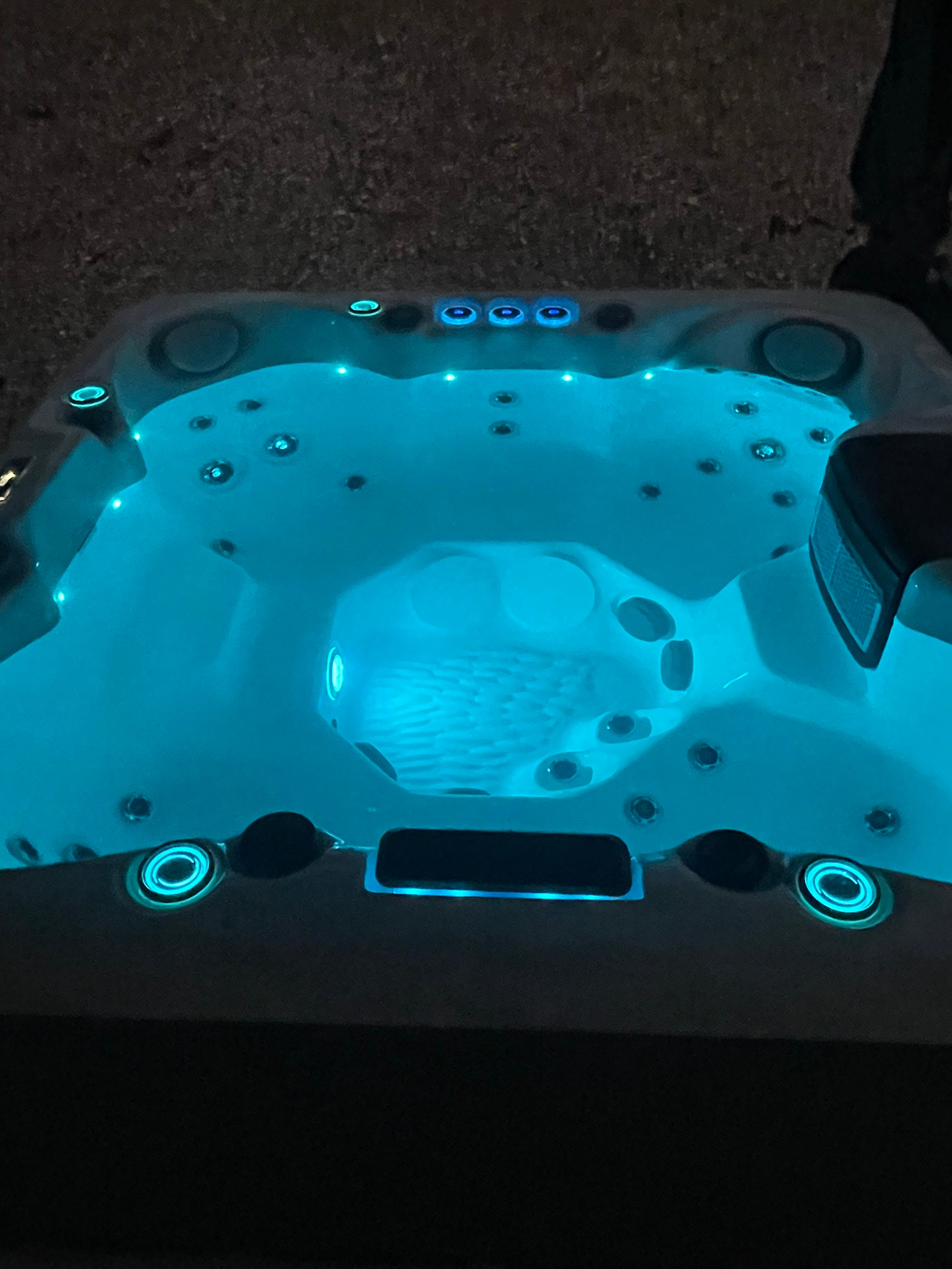 Himalayan Haze | 6 Person Spa