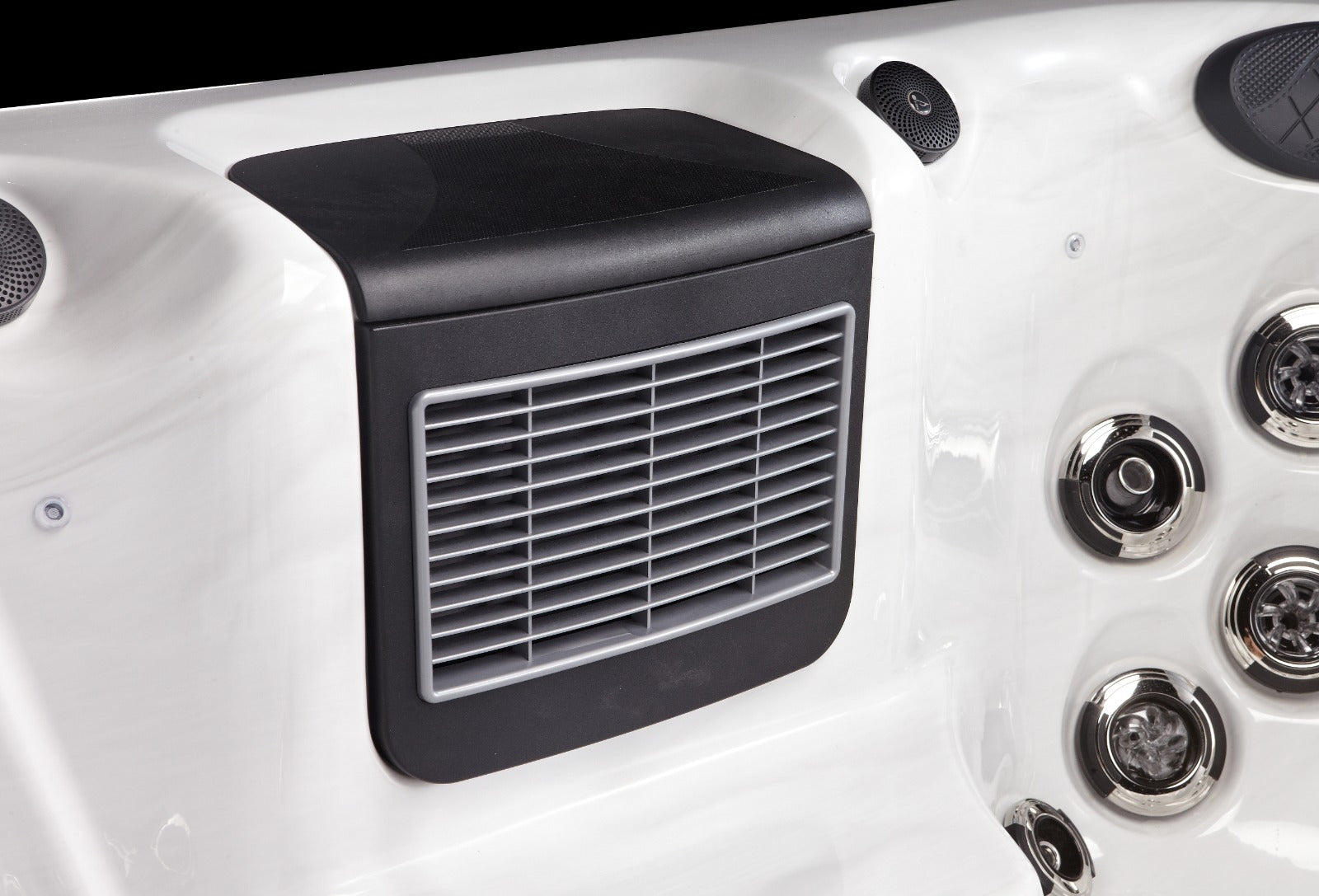 Everest Escape 7 Person Luxury Spa